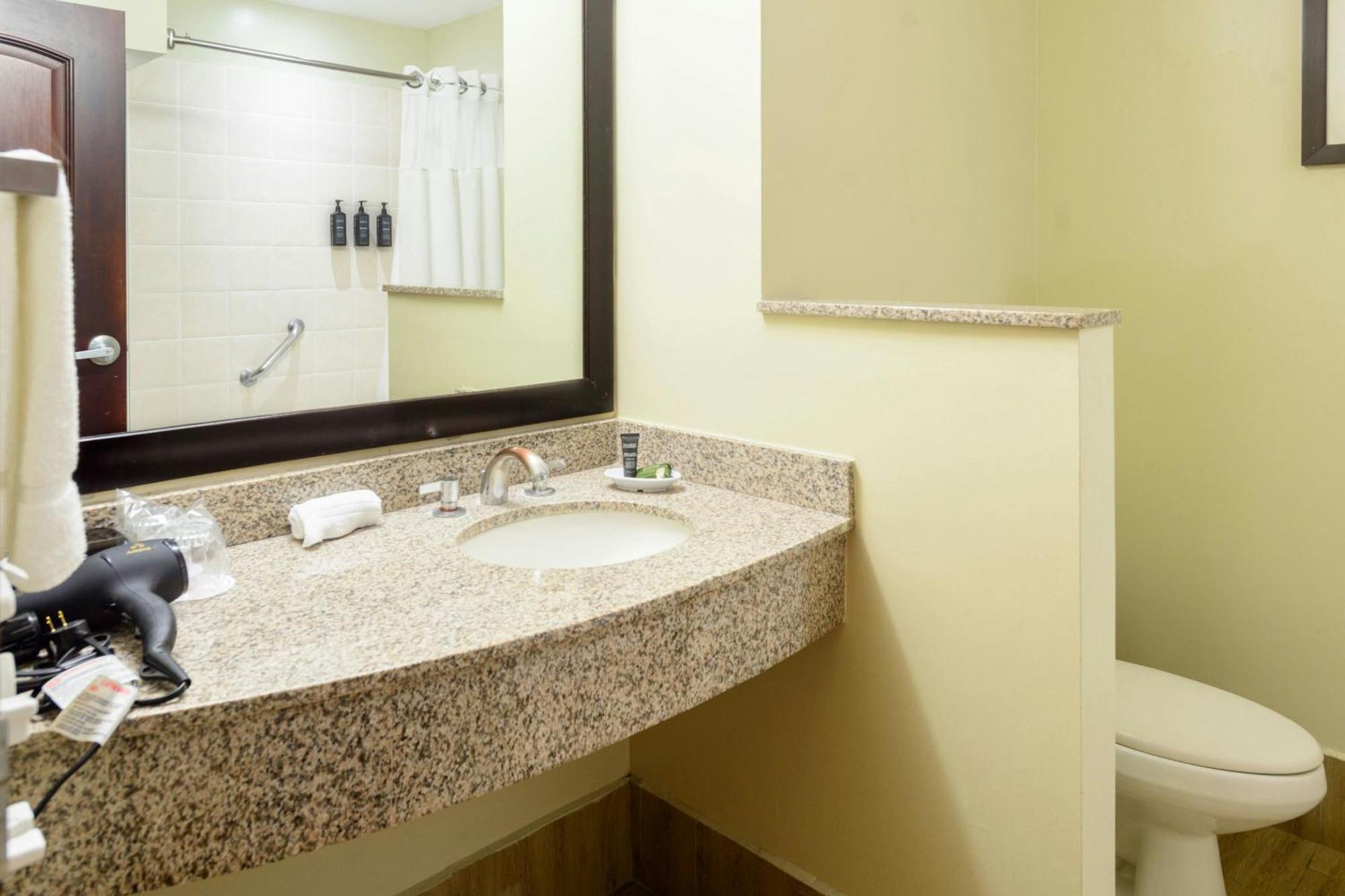 Courtyard By Marriott San Salvador Hotell Exteriör bild