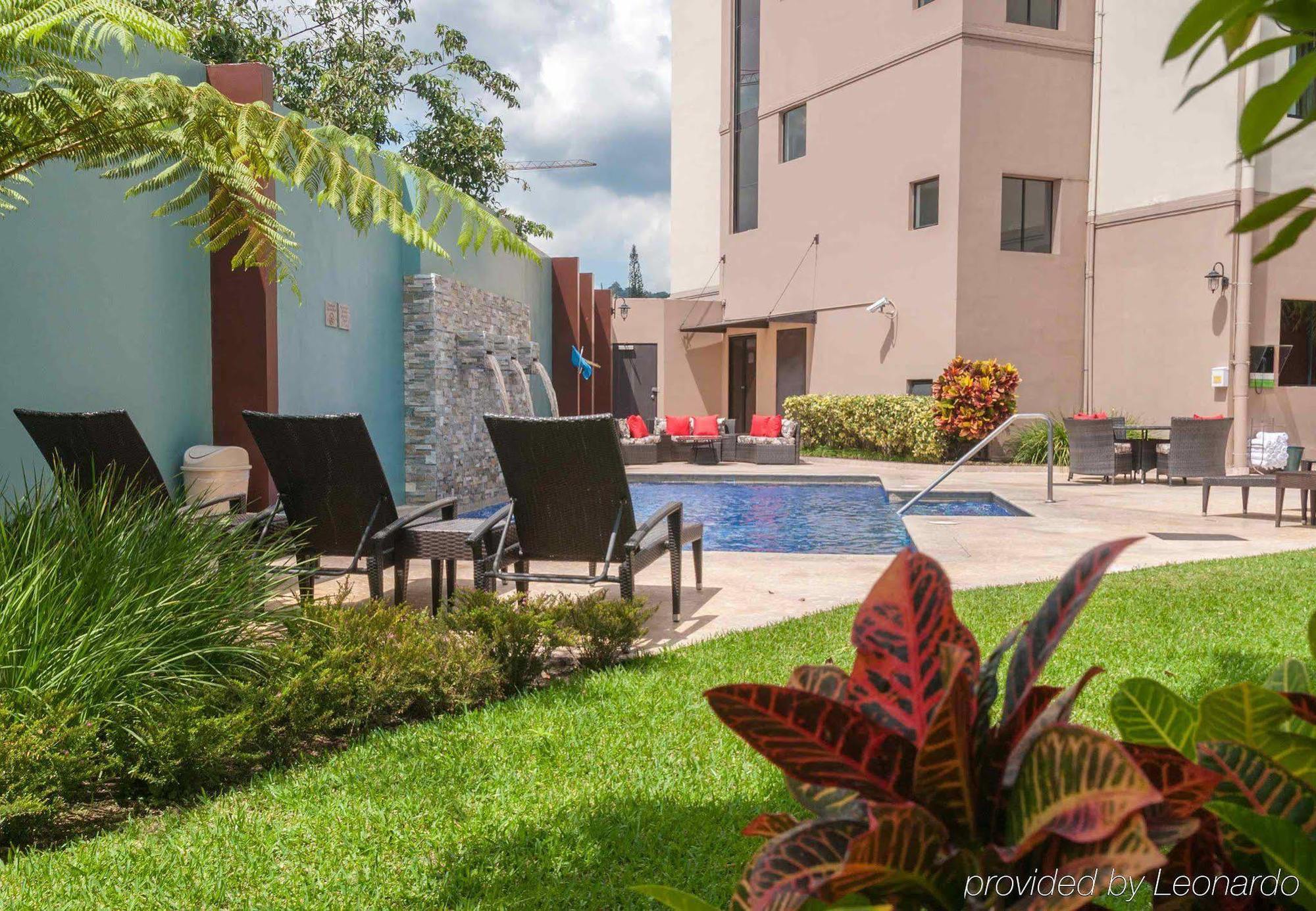 Courtyard By Marriott San Salvador Hotell Exteriör bild