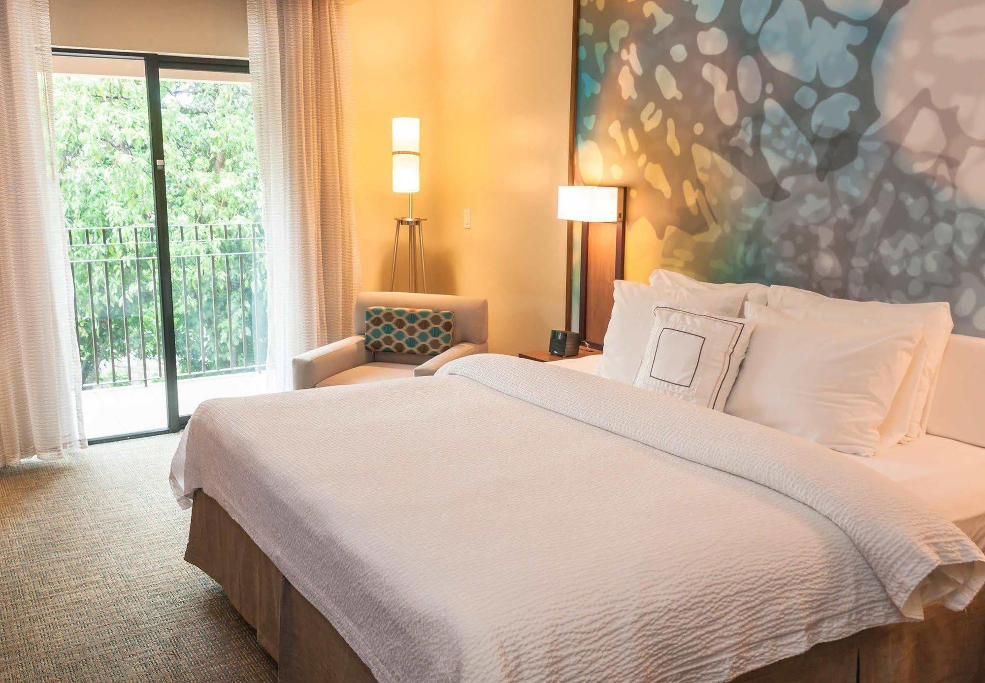 Courtyard By Marriott San Salvador Hotell Exteriör bild