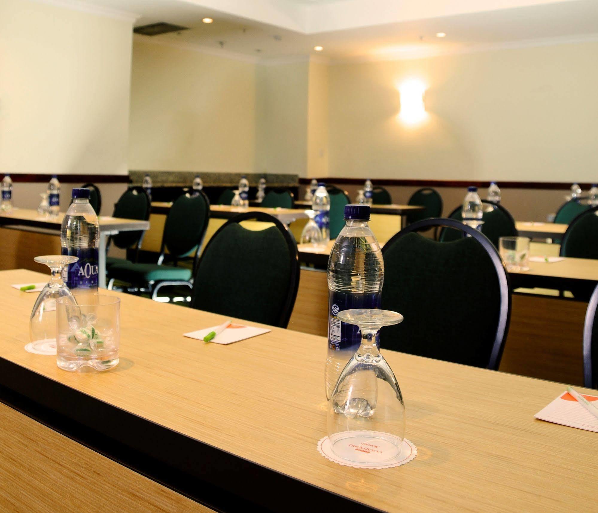 Courtyard By Marriott San Salvador Hotell Exteriör bild